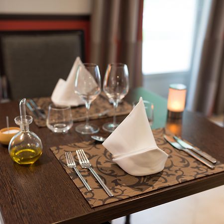 Mercure Меінтенон Екстер'єр фото