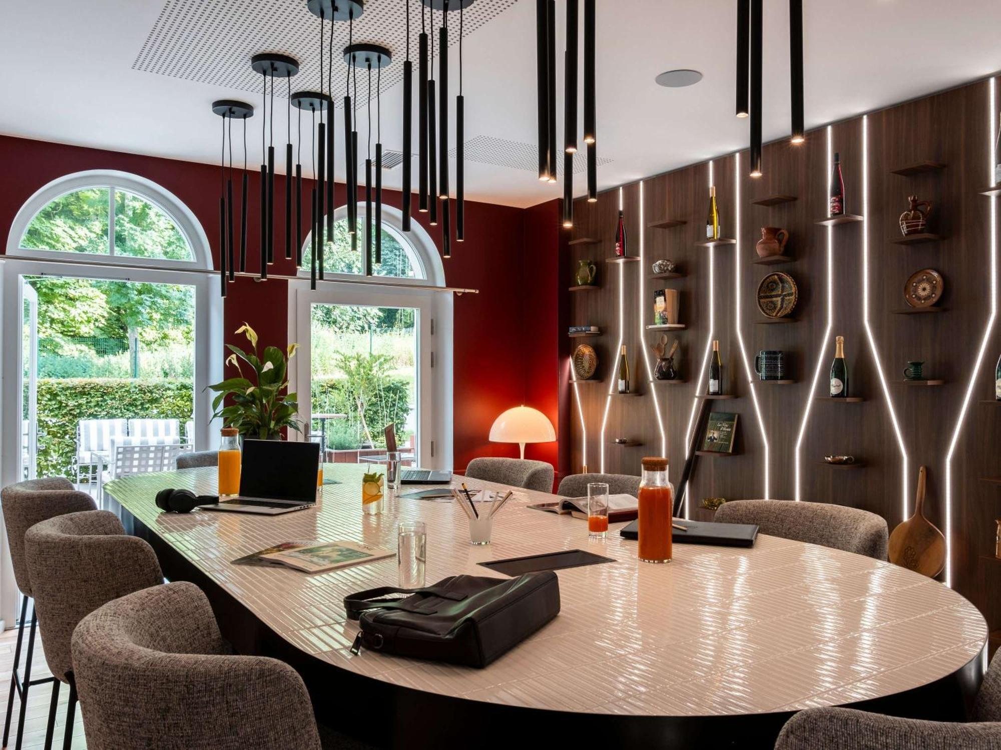 Mercure Меінтенон Екстер'єр фото
