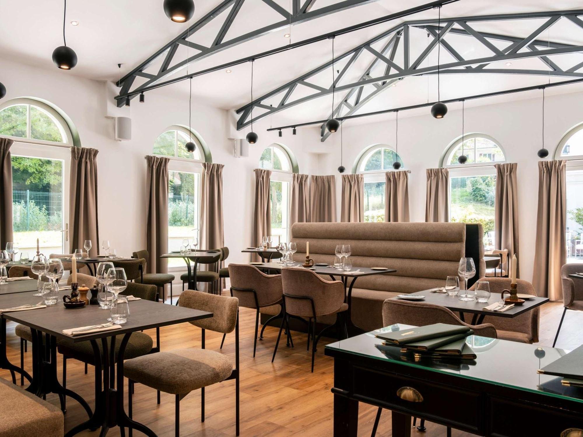 Mercure Меінтенон Екстер'єр фото