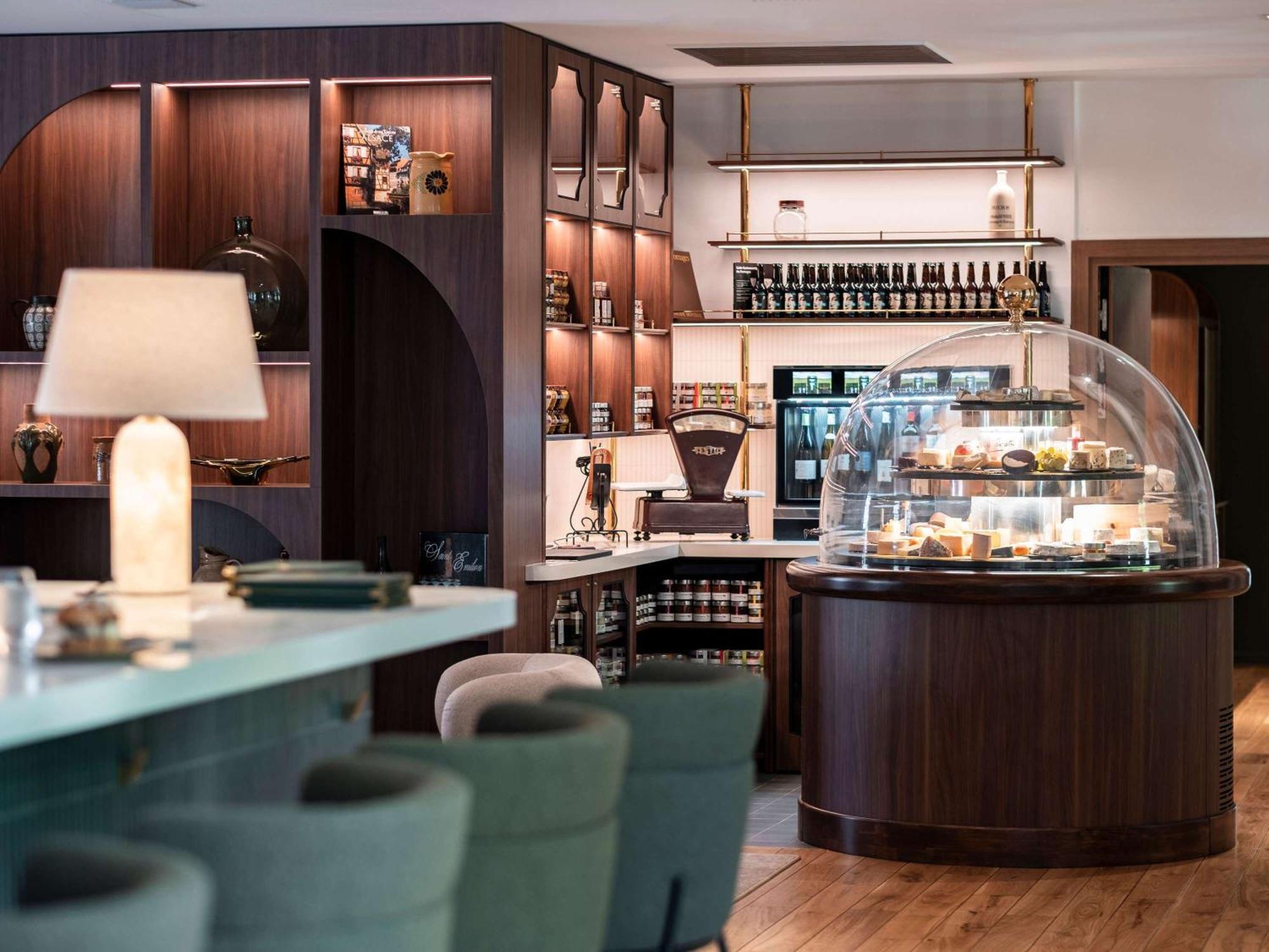 Mercure Меінтенон Екстер'єр фото