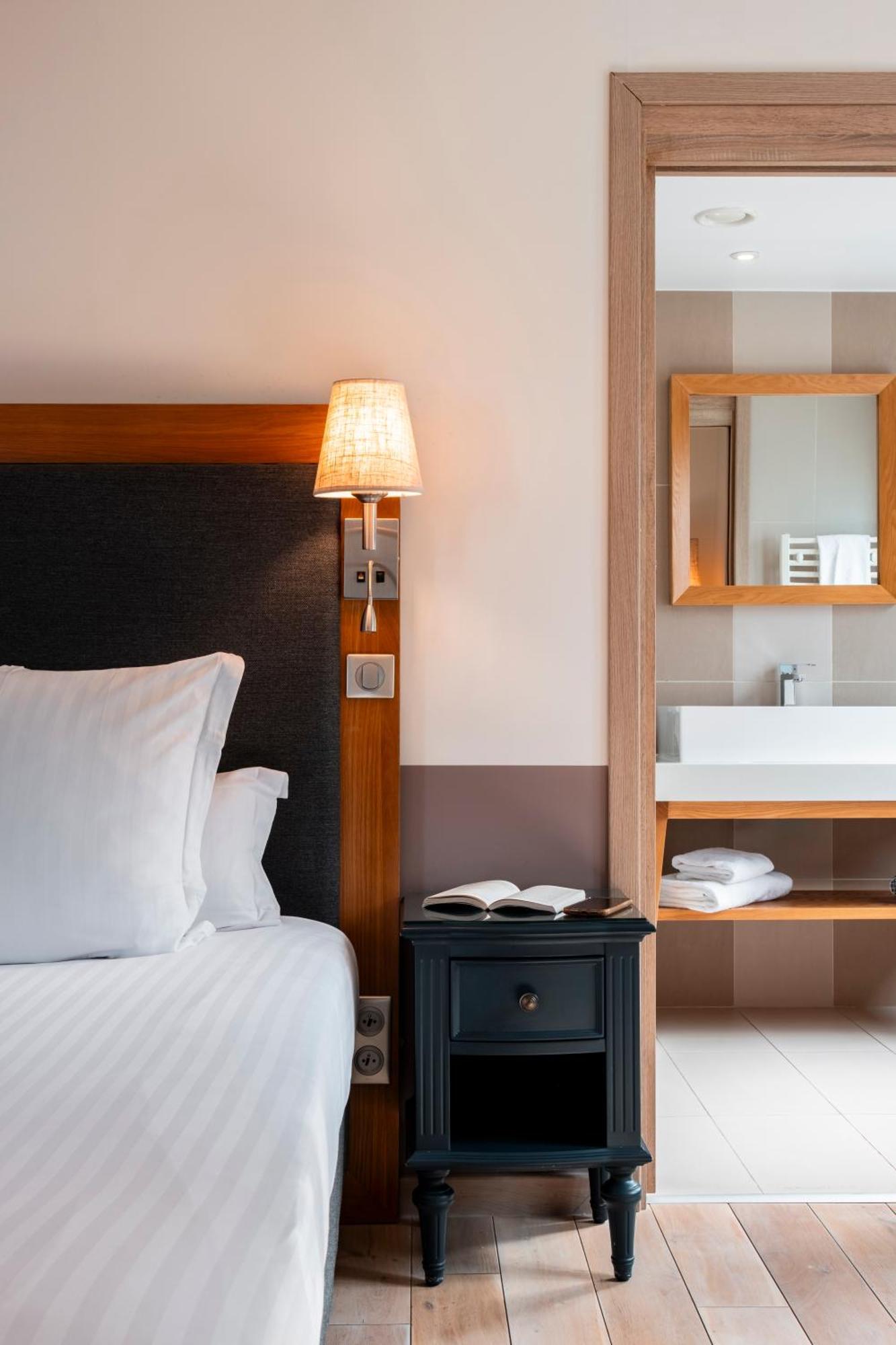 Mercure Меінтенон Екстер'єр фото