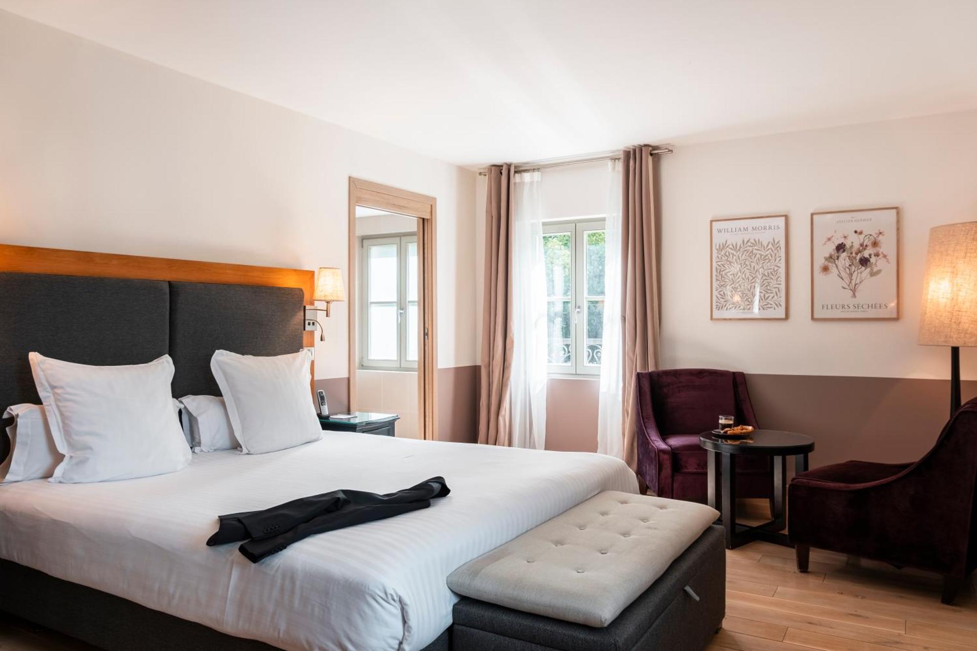 Mercure Меінтенон Екстер'єр фото