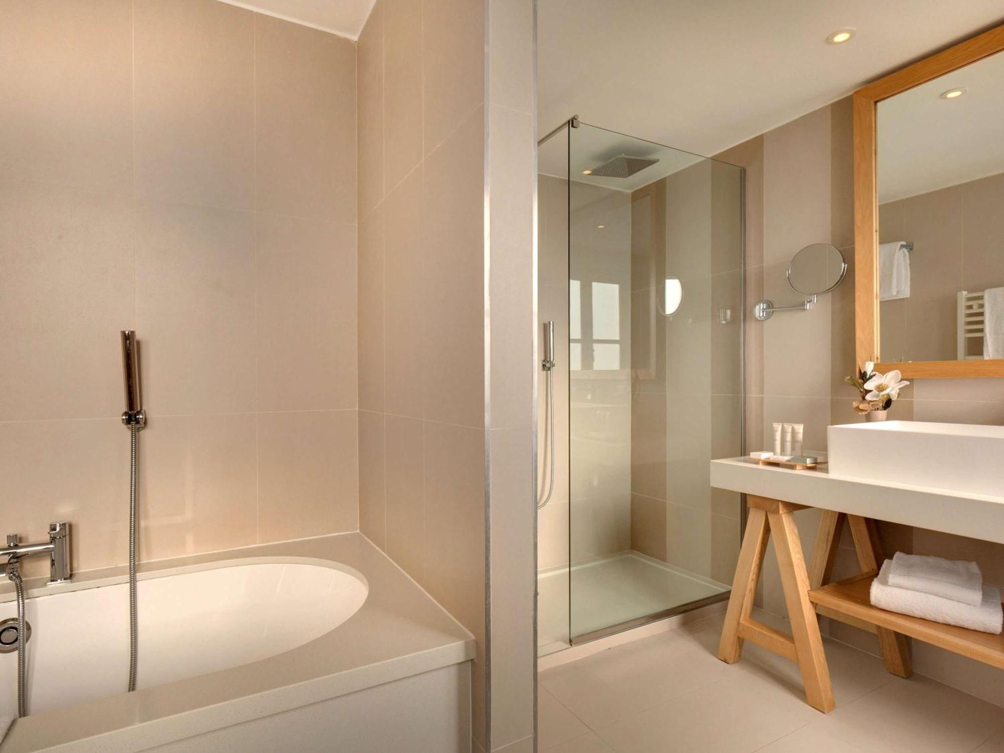 Mercure Меінтенон Екстер'єр фото