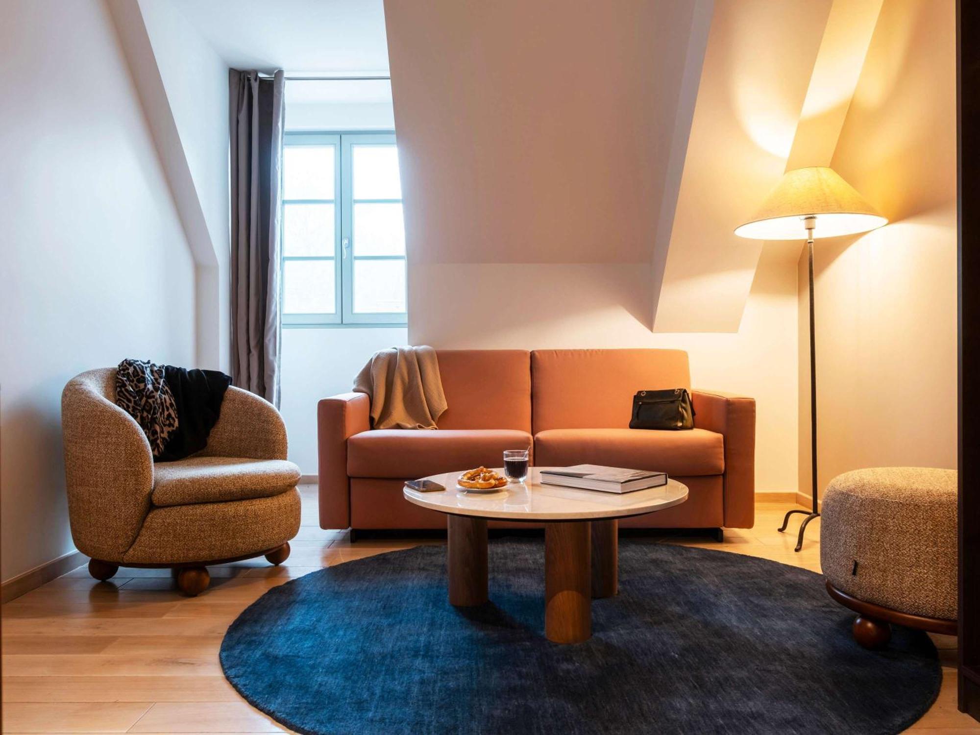 Mercure Меінтенон Екстер'єр фото
