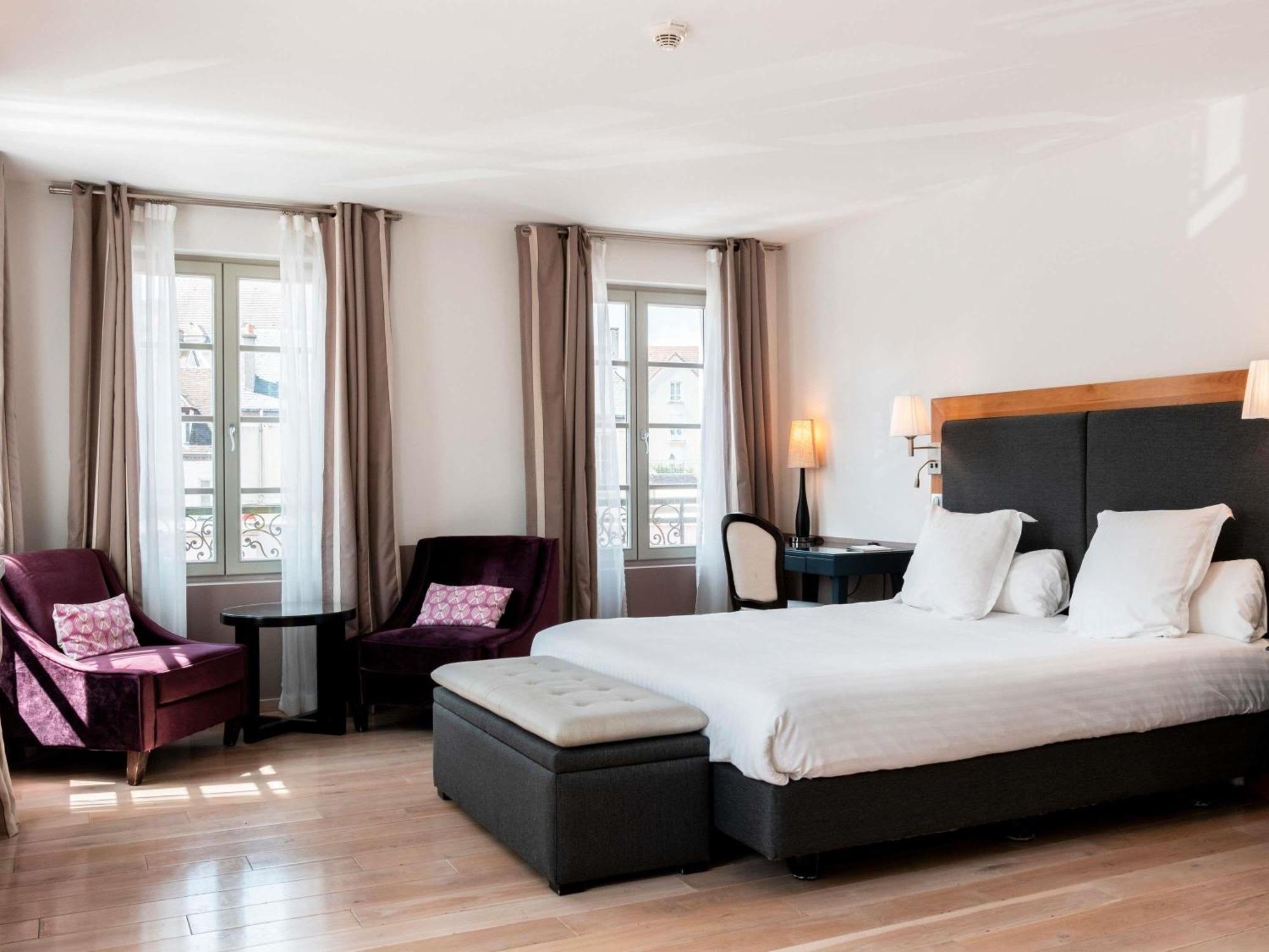 Mercure Меінтенон Екстер'єр фото