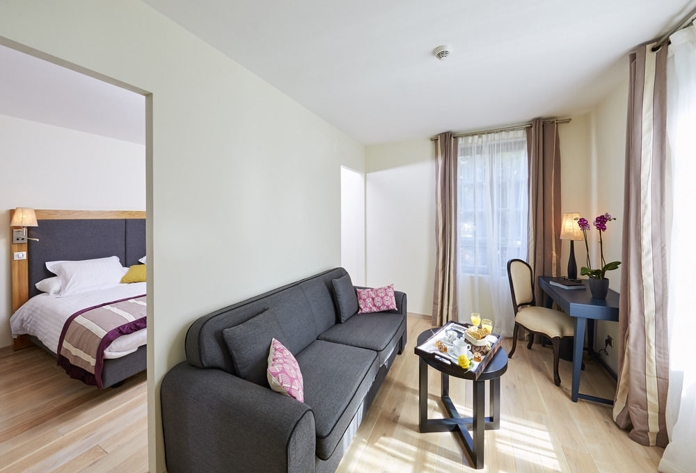 Mercure Меінтенон Екстер'єр фото